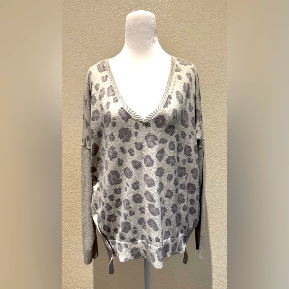 Express Leopard Print Dolman V-Neck Sweater Tunic Medium